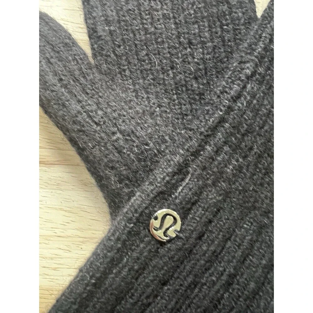 new Lululemon Alpaca Wool-Blend women's Mittens Black size small xs winter